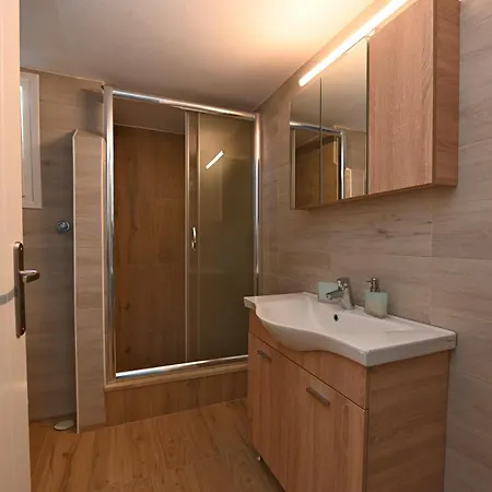 Easy Living Тинос